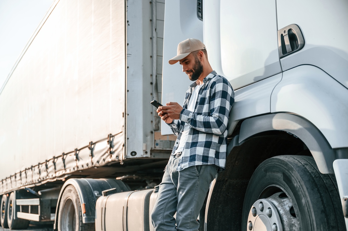 A Month in the Life of a Truck Driver: Earnings and Expenses